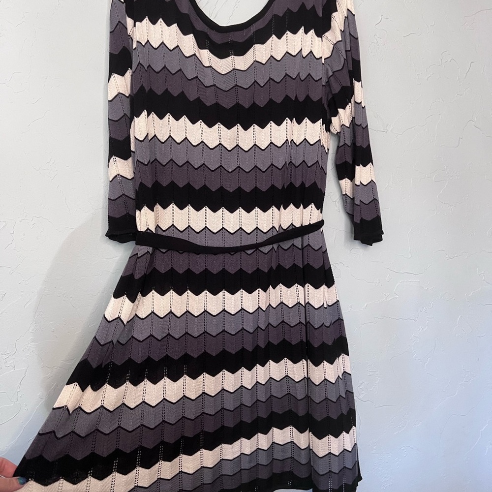 Danny & Nicole Sweater Dress - Picture 5 of 7